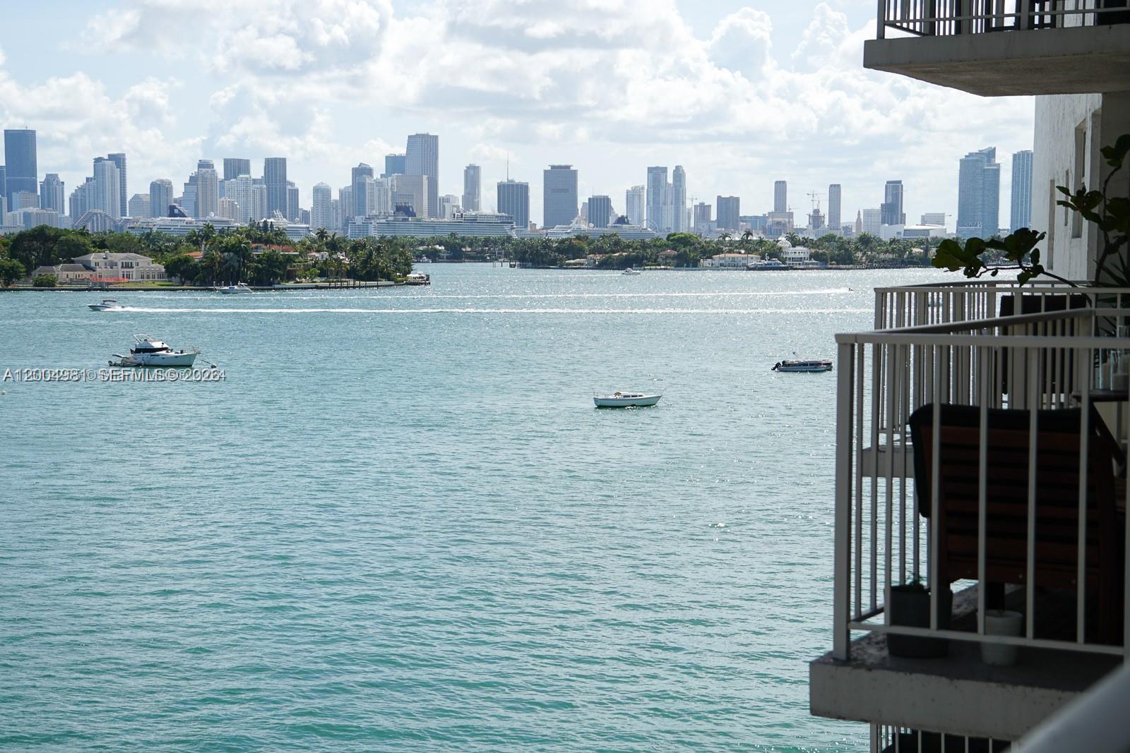 BAYVIEW TERR CONDO - Residential