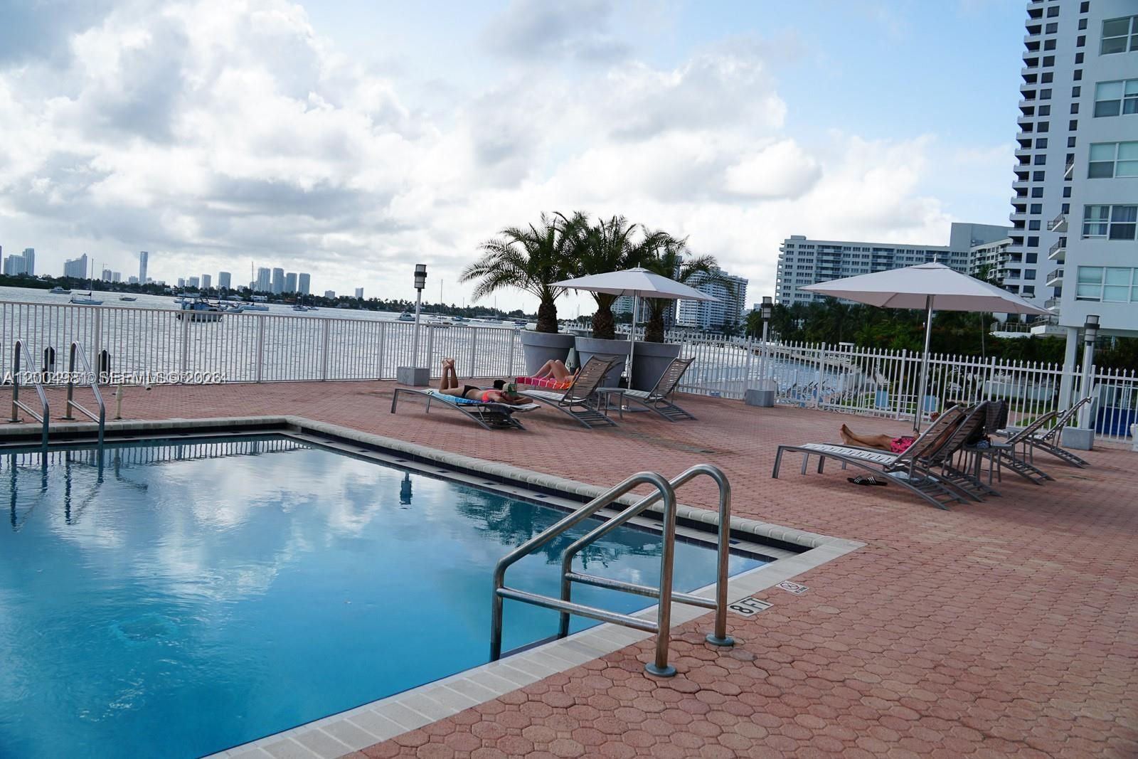 BAYVIEW TERR CONDO - Residential