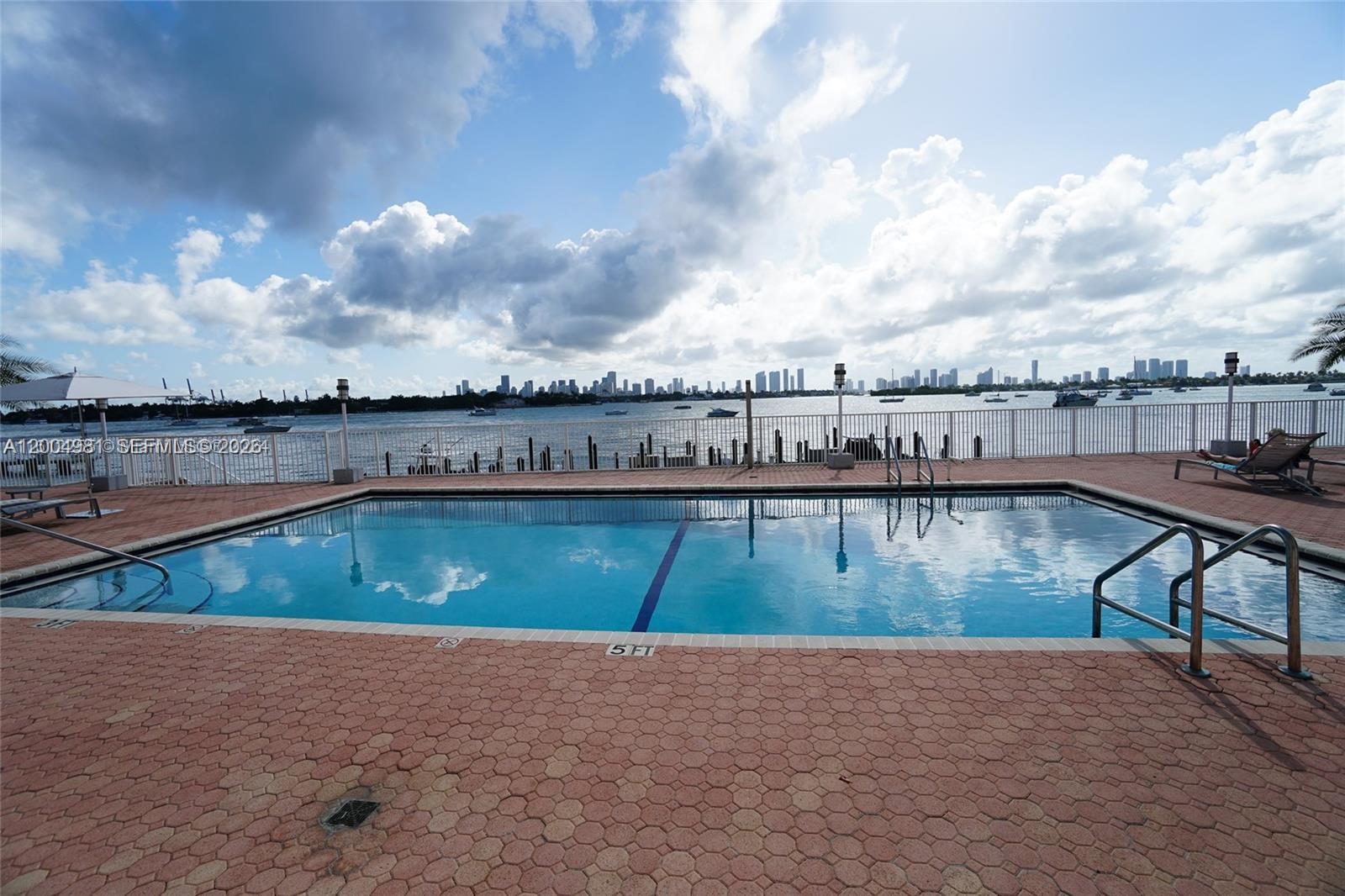BAYVIEW TERR CONDO - Residential