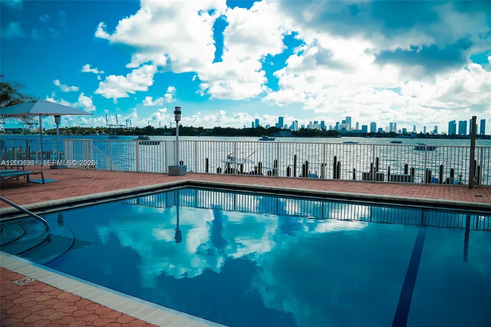 BAYVIEW TERR CONDO - Residential