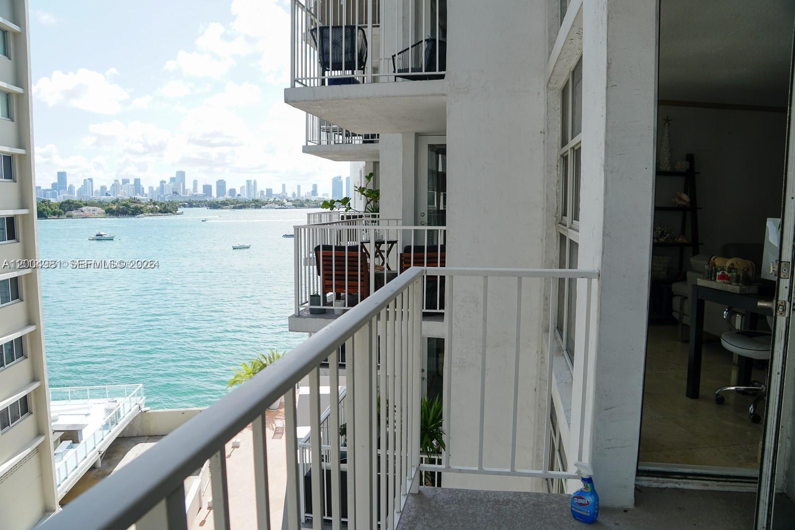 BAYVIEW TERR CONDO - Residential