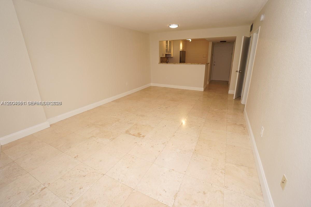BAYVIEW TERR CONDO - Residential