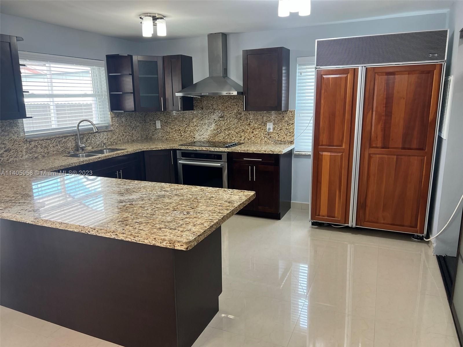 MEADOW WOOD MANOR SEC 7 - Residential