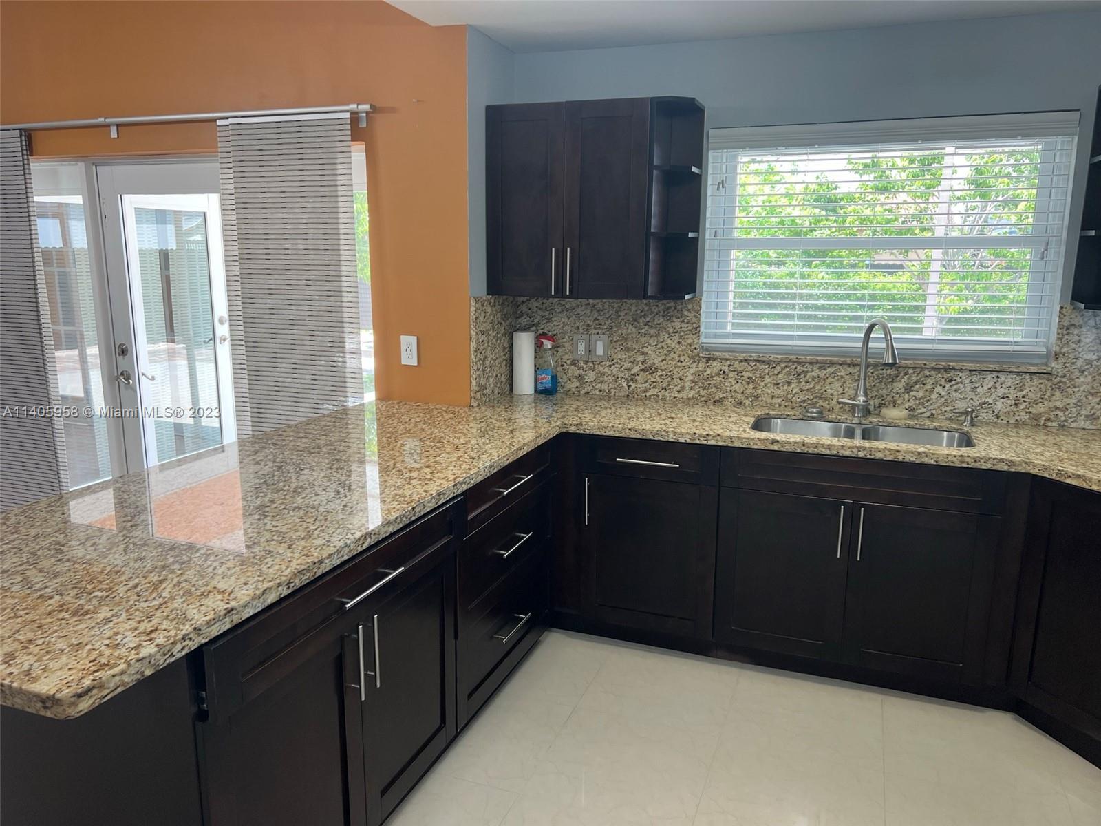 MEADOW WOOD MANOR SEC 7 - Residential