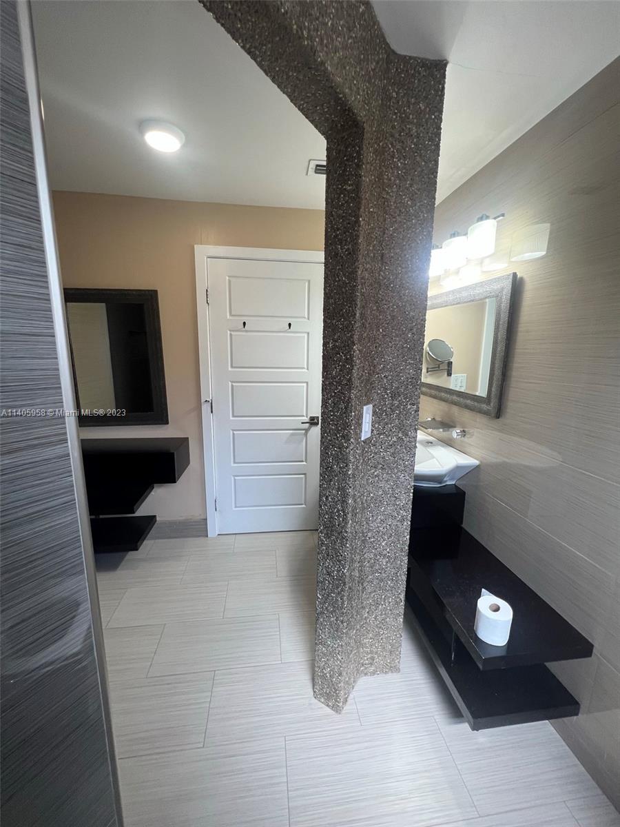 MEADOW WOOD MANOR SEC 7 - Residential