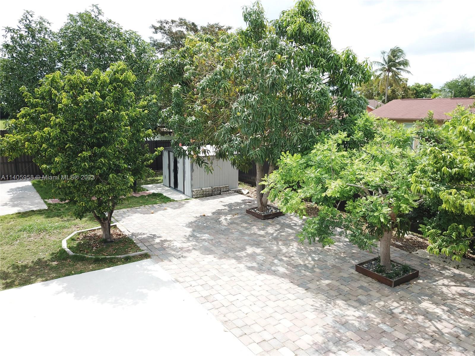 MEADOW WOOD MANOR SEC 7 - Residential