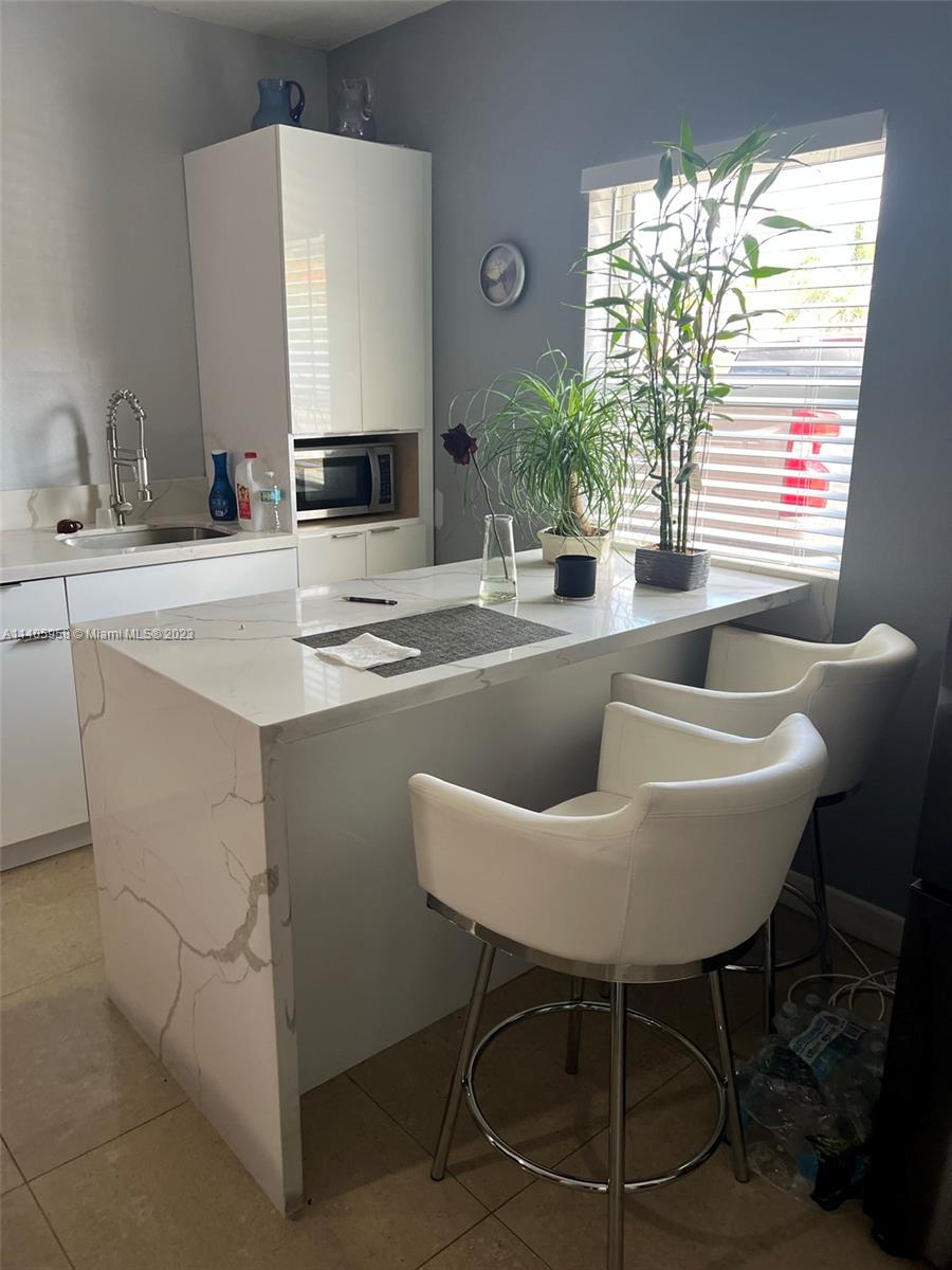MEADOW WOOD MANOR SEC 7 - Residential