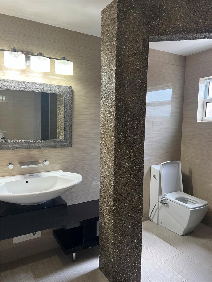 MEADOW WOOD MANOR SEC 7 - Residential