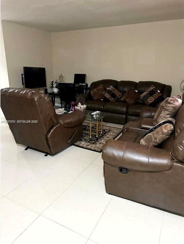 TAM OSHANTER GARDENS FAMI - Residential