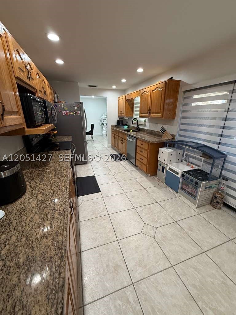 HOMESTEAD LAKES FARMLIFE - Residential Lease