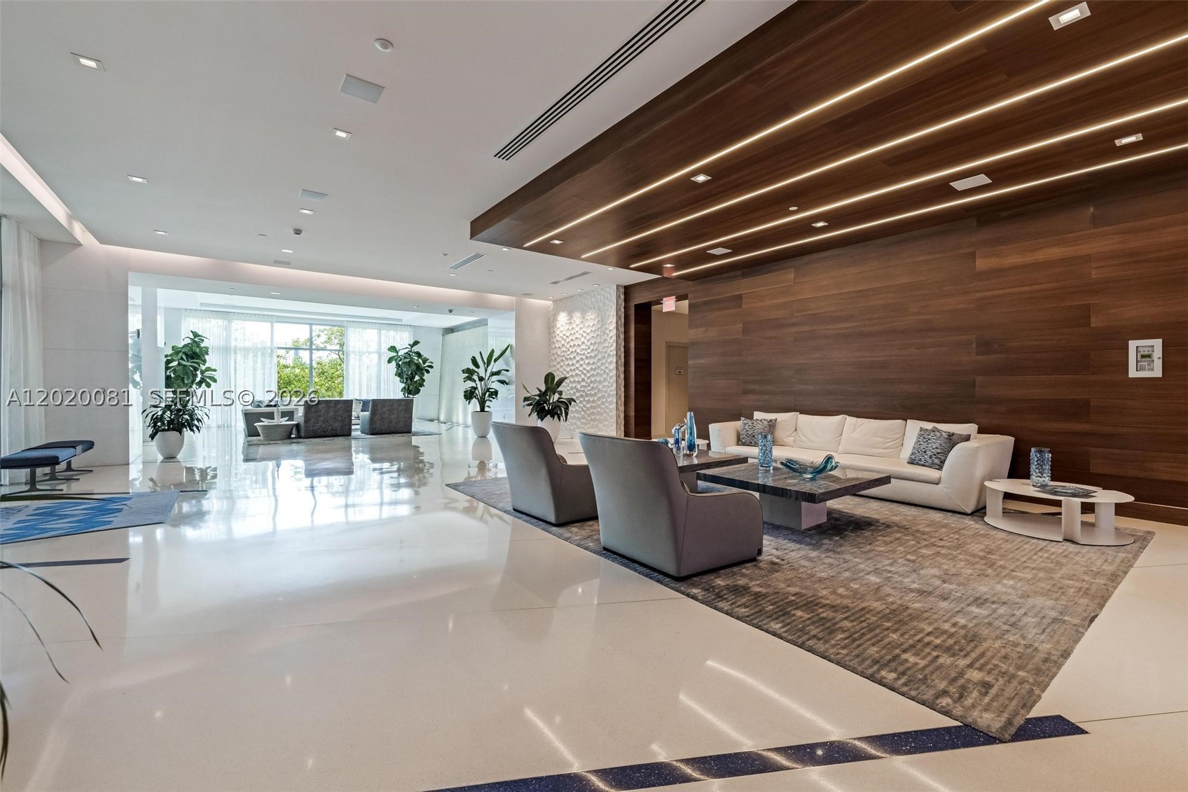 PARQUE TOWERS CONDO - Residential