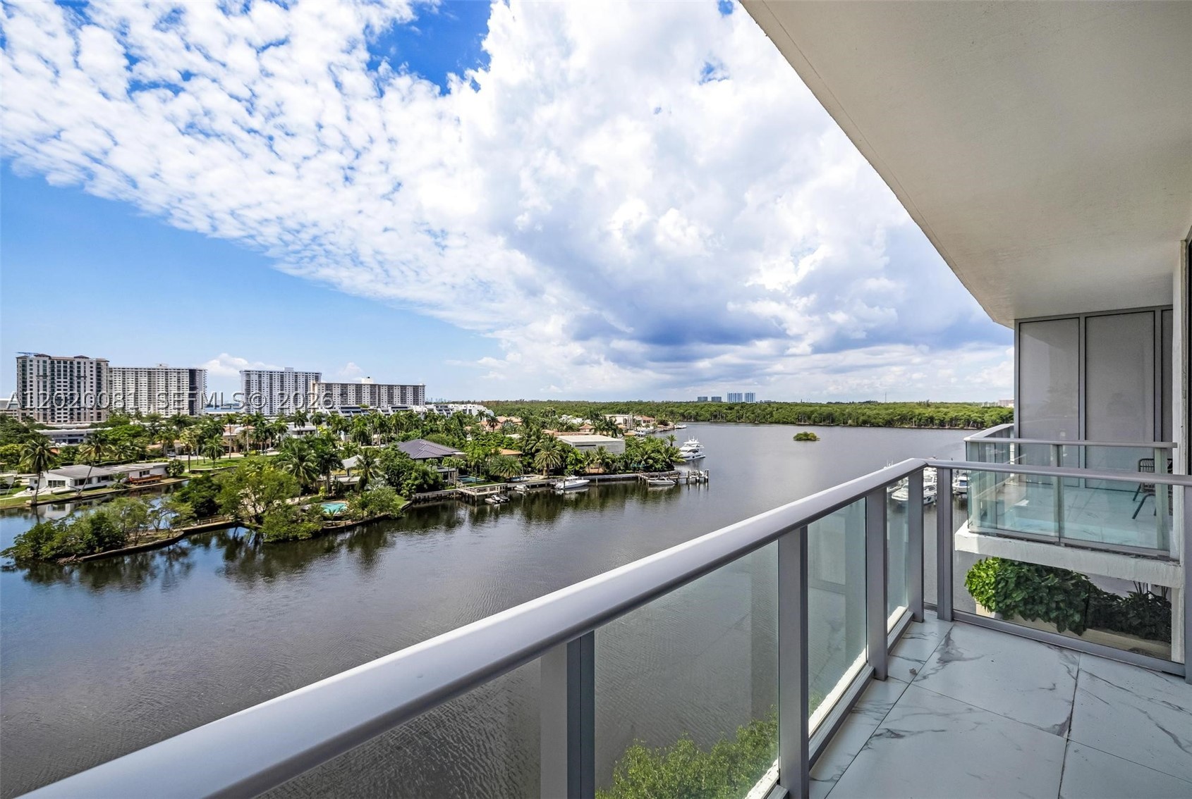 PARQUE TOWERS CONDO - Residential