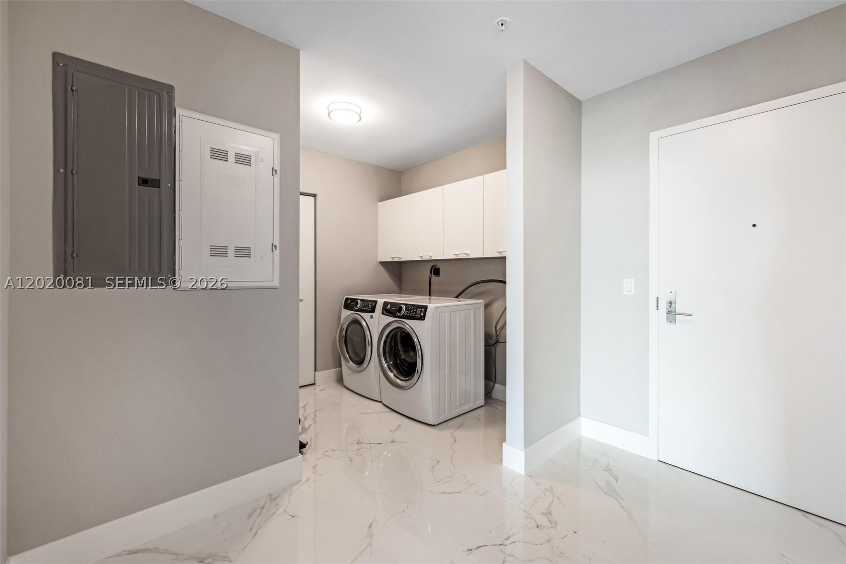 PARQUE TOWERS CONDO - Residential