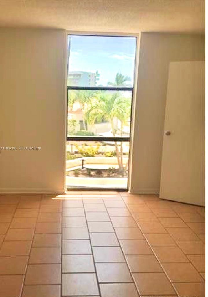 SAILBOAT CAY CONDO - Residential