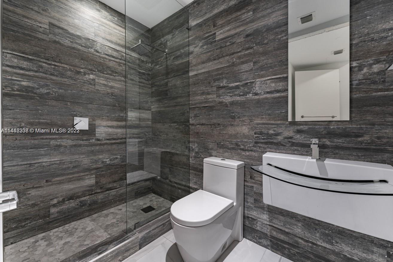 ECHO CONDO - Residential