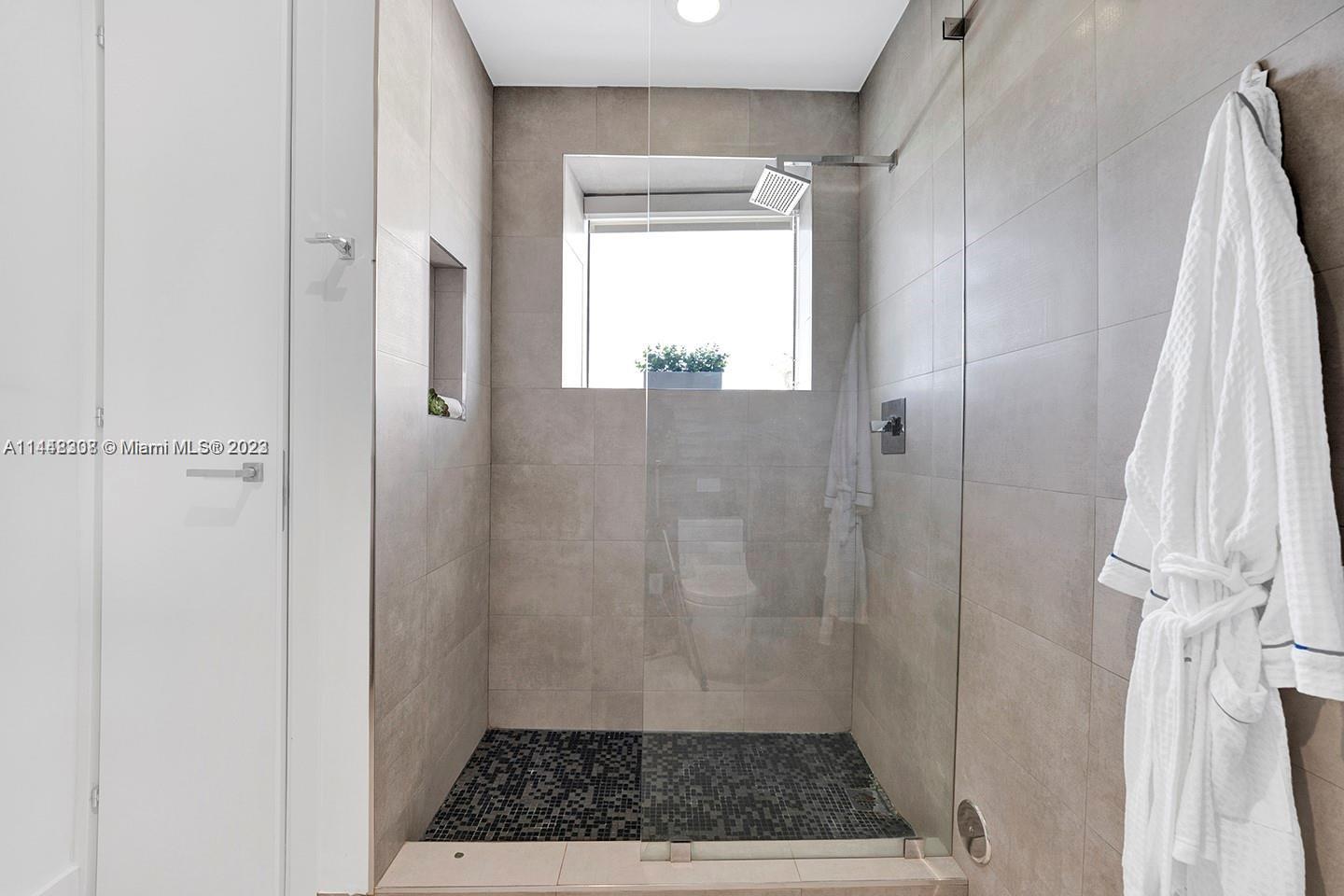 ECHO CONDO - Residential