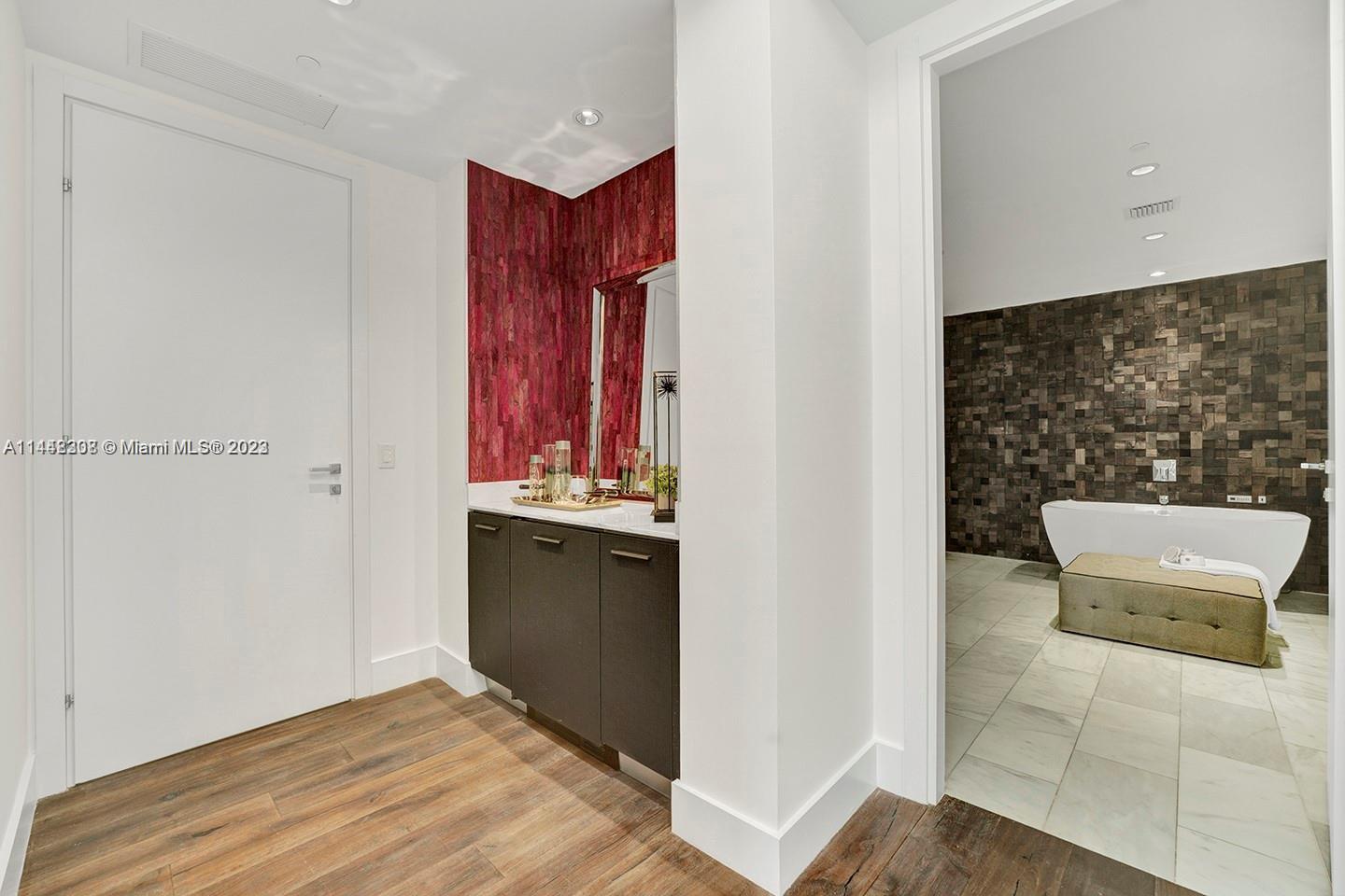 ECHO CONDO - Residential
