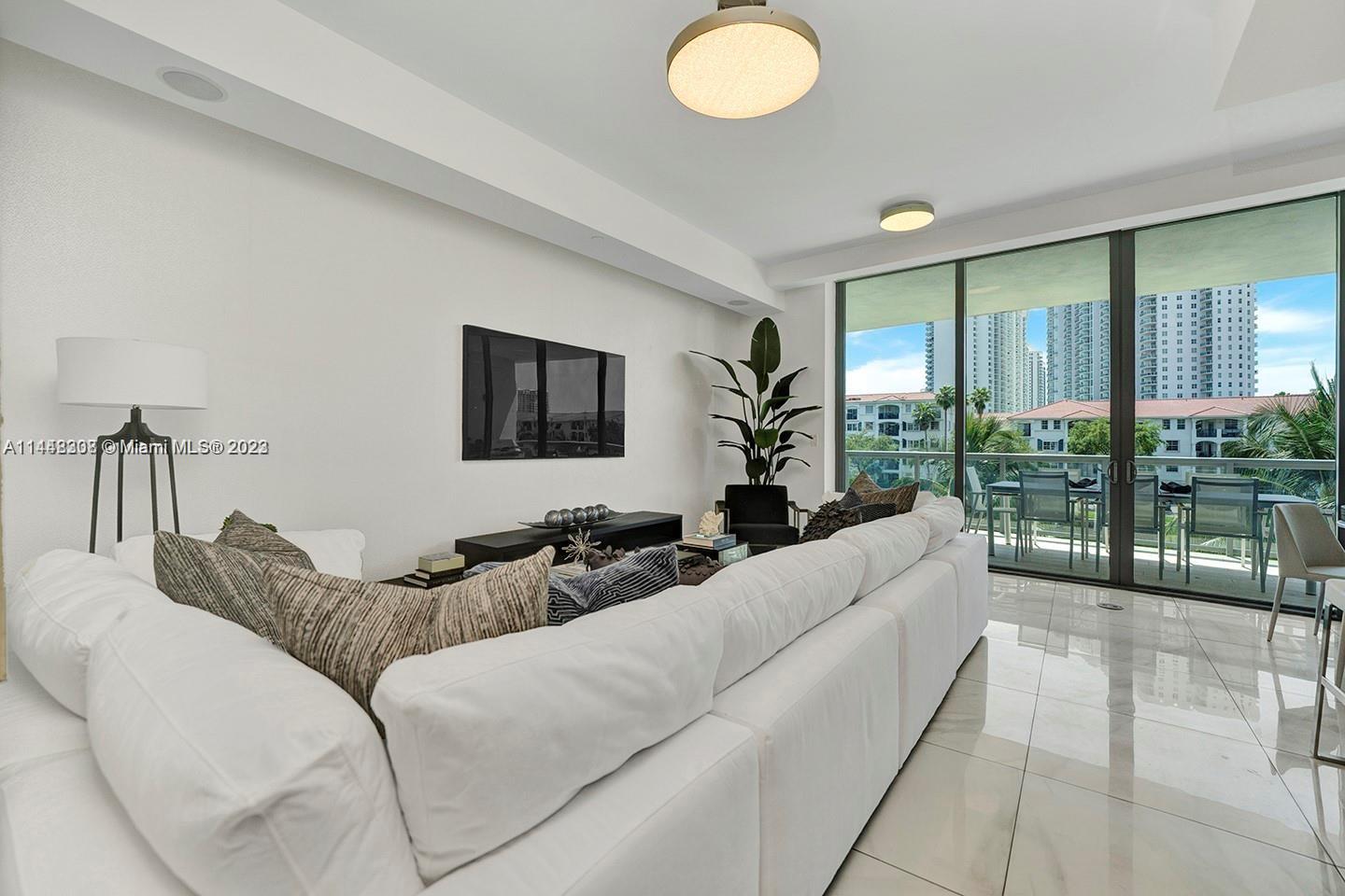 ECHO CONDO - Residential