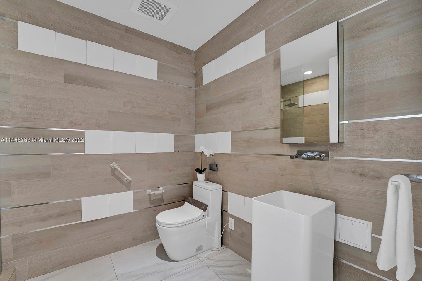 ECHO CONDO - Residential