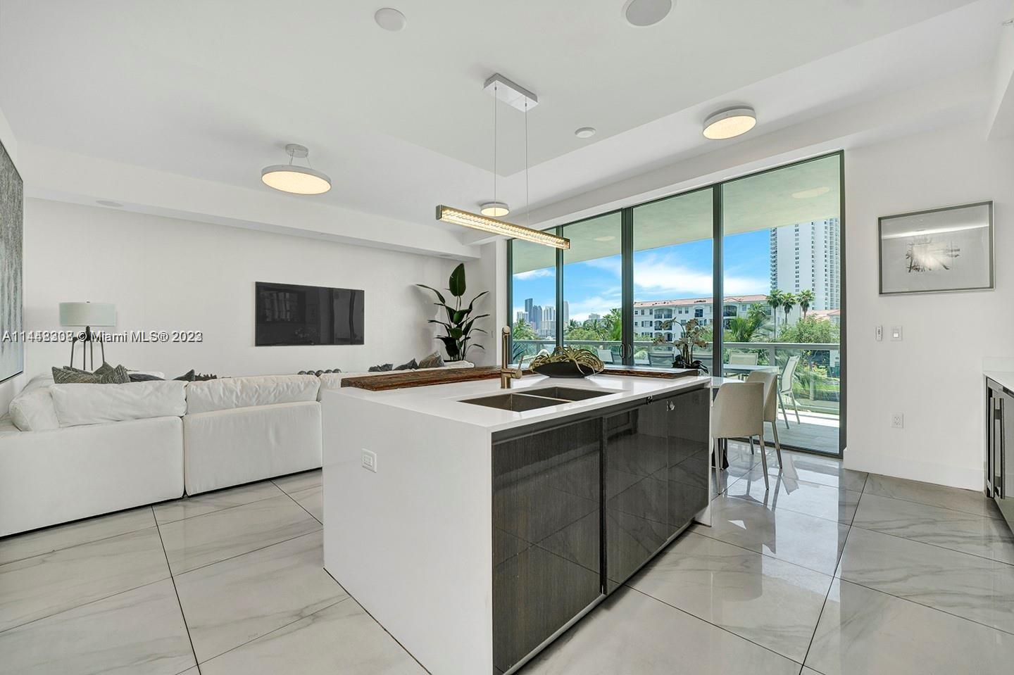 ECHO CONDO - Residential