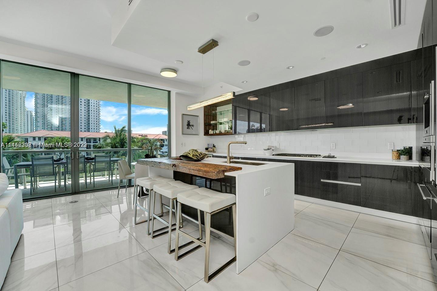 ECHO CONDO - Residential