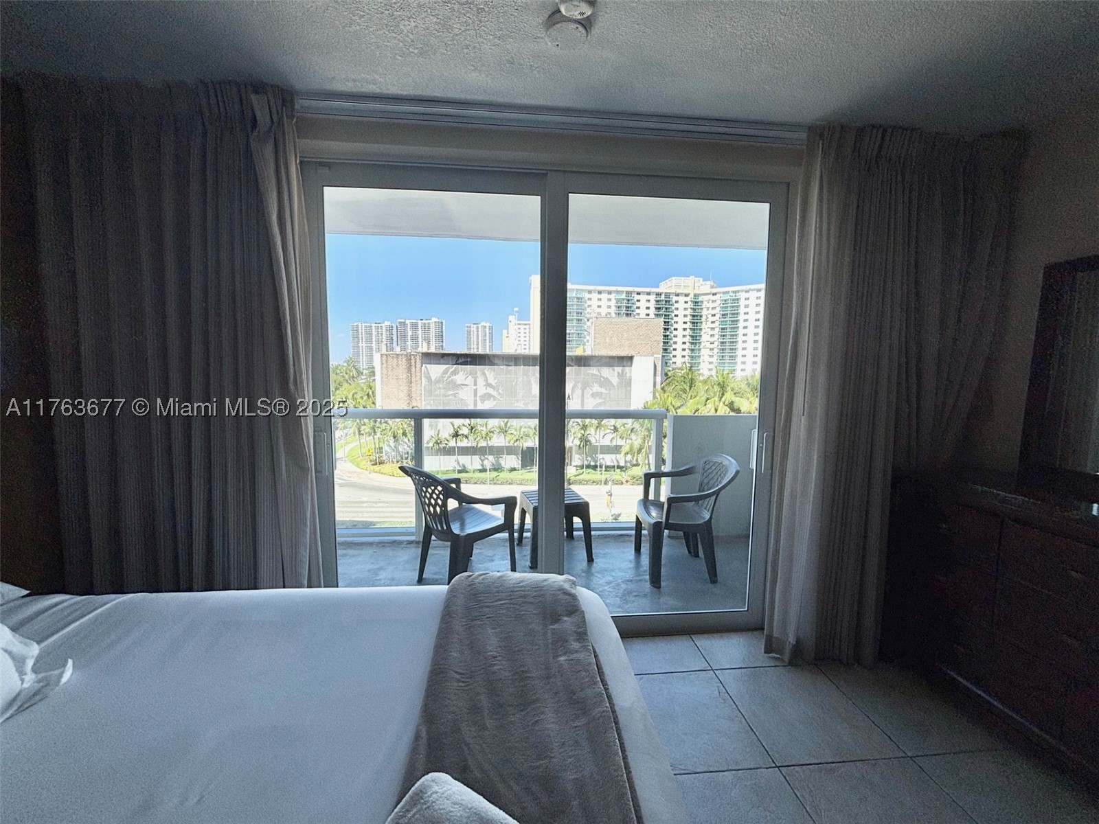 THE AVENTURA BEACH CLUB C - Residential