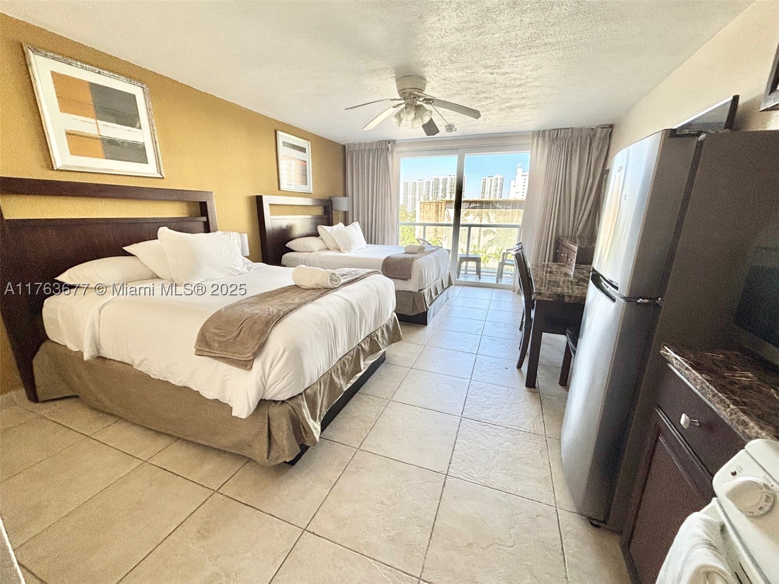 THE AVENTURA BEACH CLUB C - Residential
