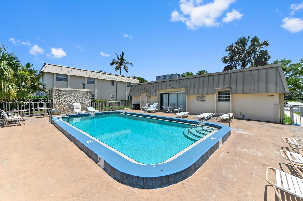 TRAILS END VILLAS INC CON - Residential
