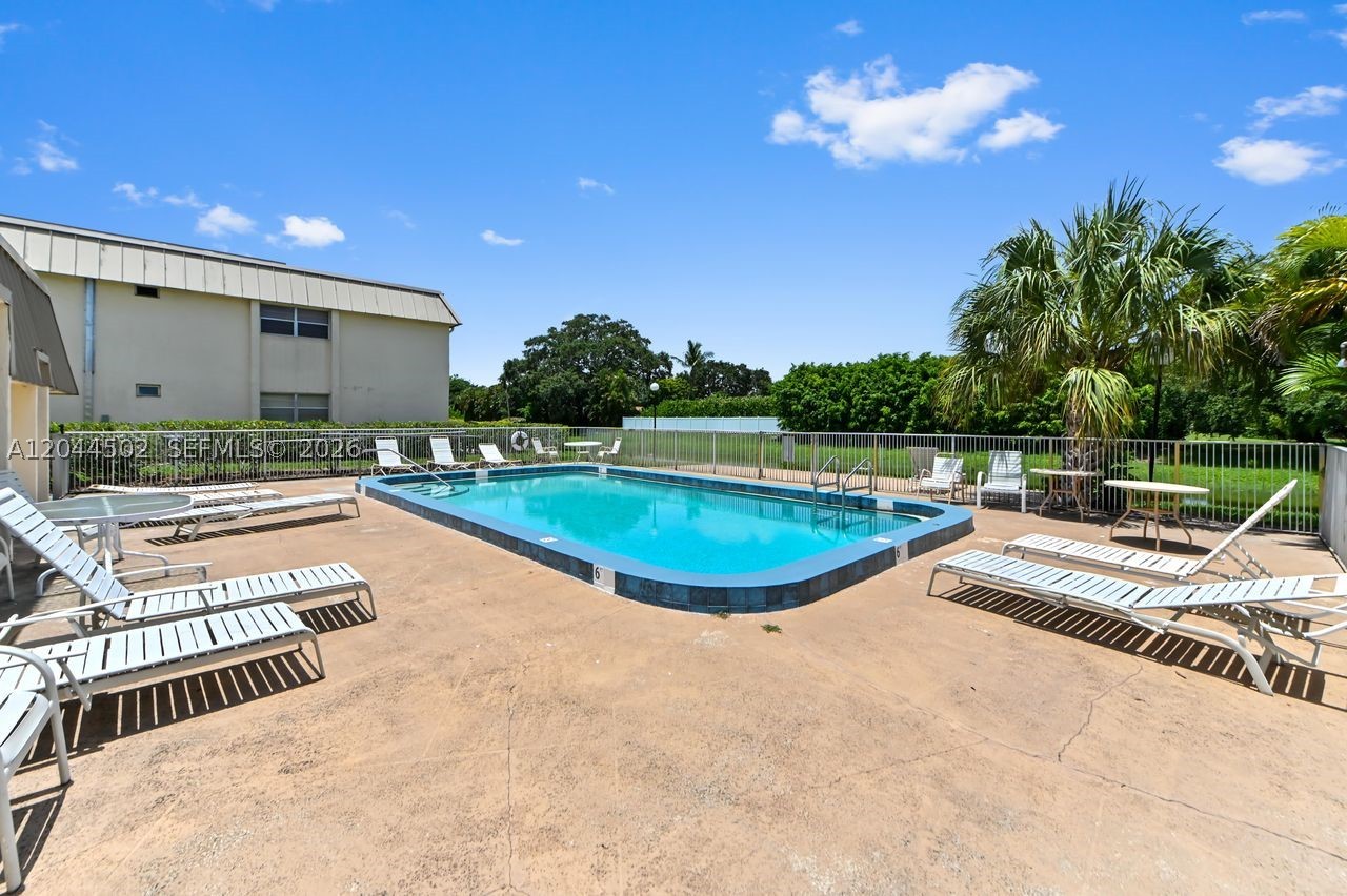 TRAILS END VILLAS INC CON - Residential