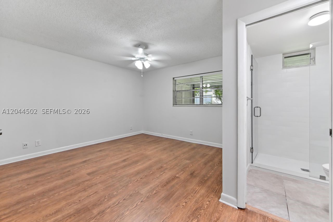TRAILS END VILLAS INC CON - Residential
