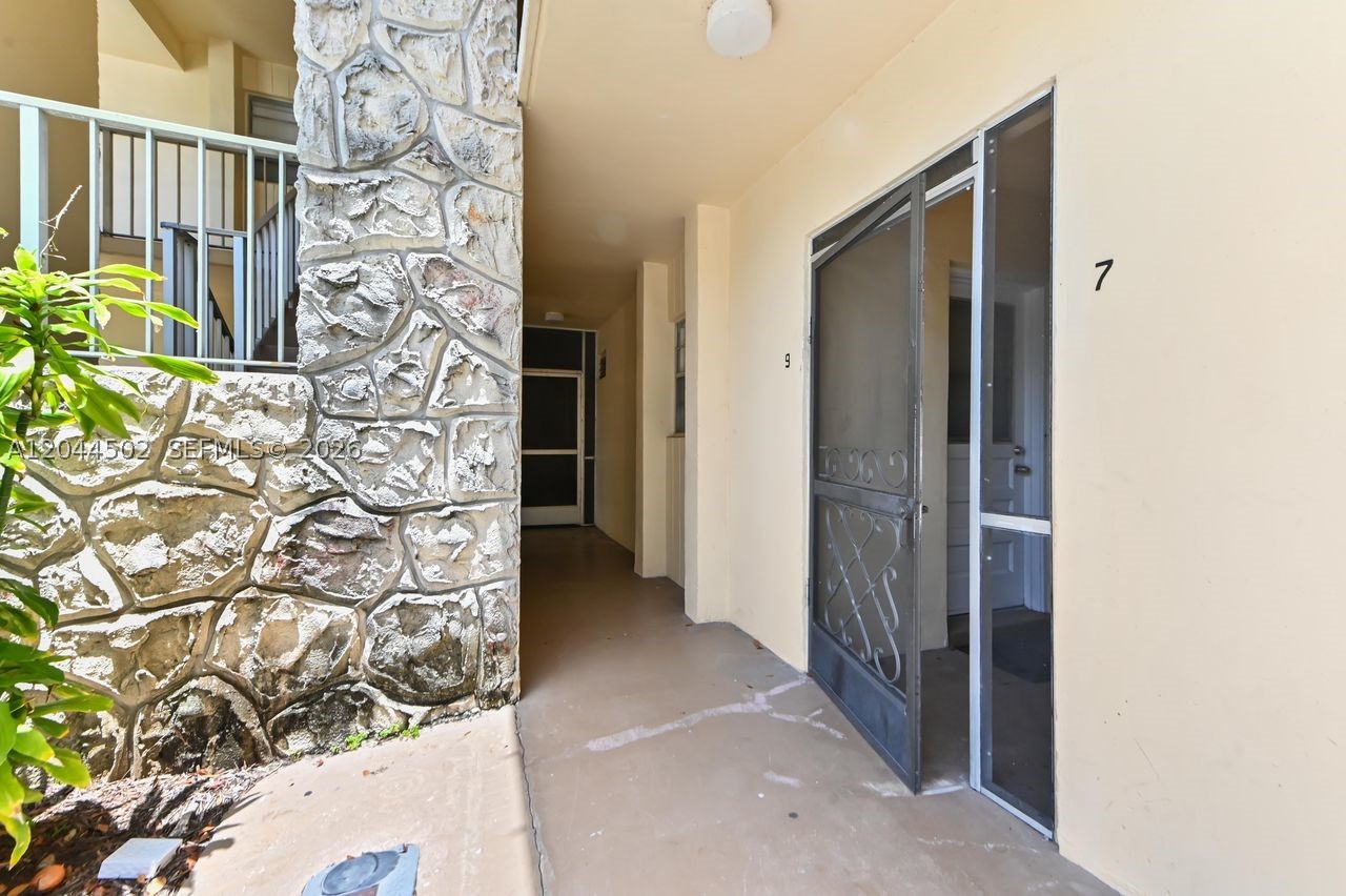 TRAILS END VILLAS INC CON - Residential