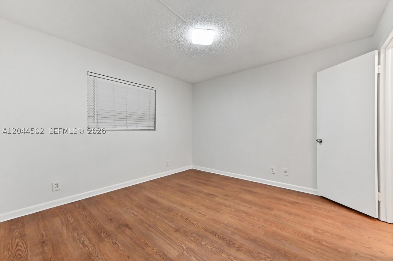 TRAILS END VILLAS INC CON - Residential