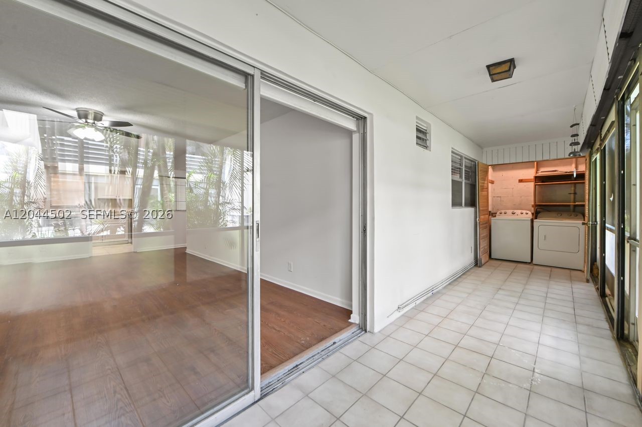 TRAILS END VILLAS INC CON - Residential