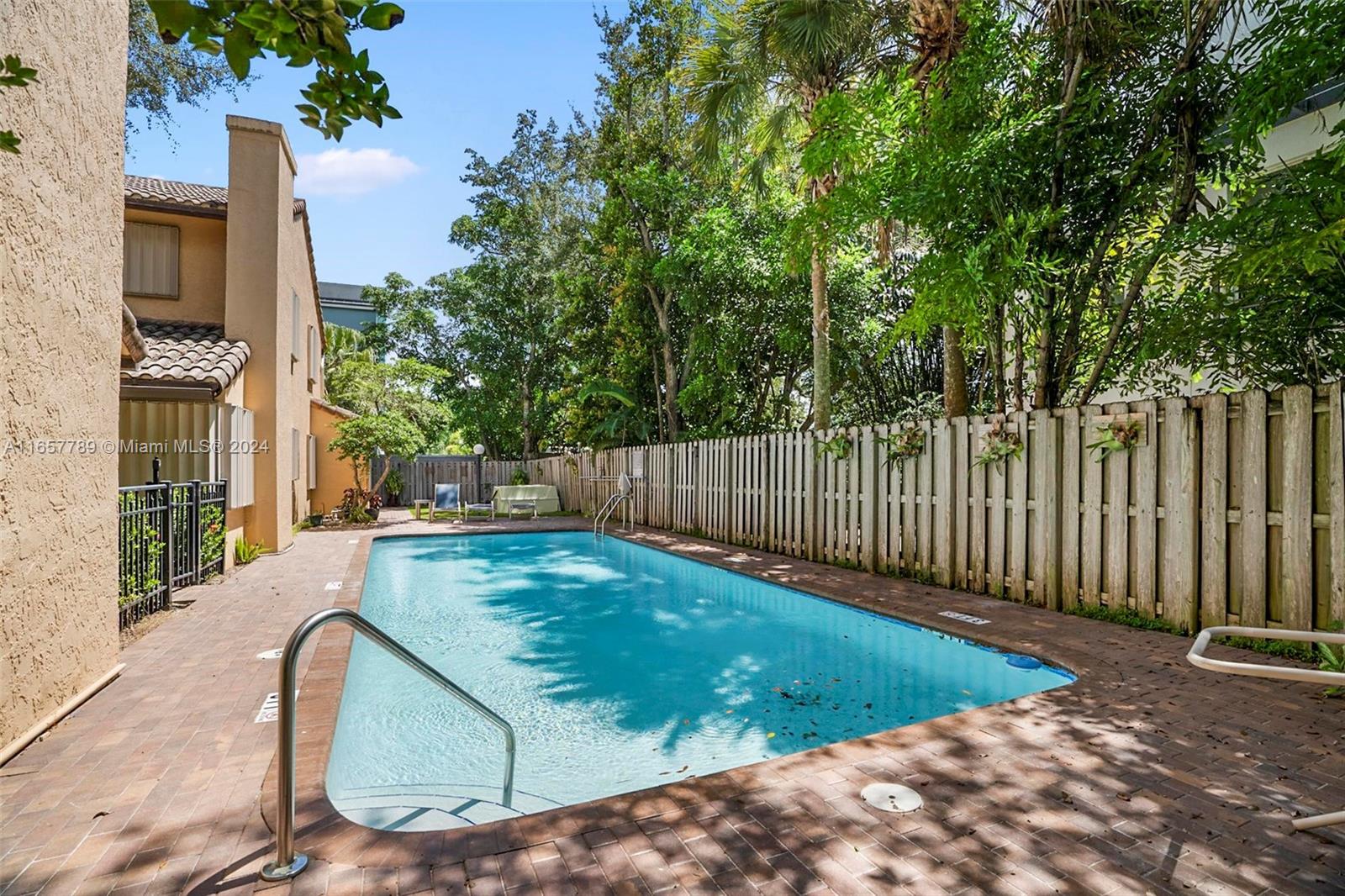 FIRESIDE TOWNHOMES CONDO - Residential