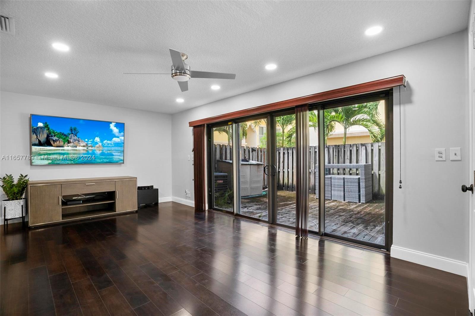FIRESIDE TOWNHOMES CONDO - Residential