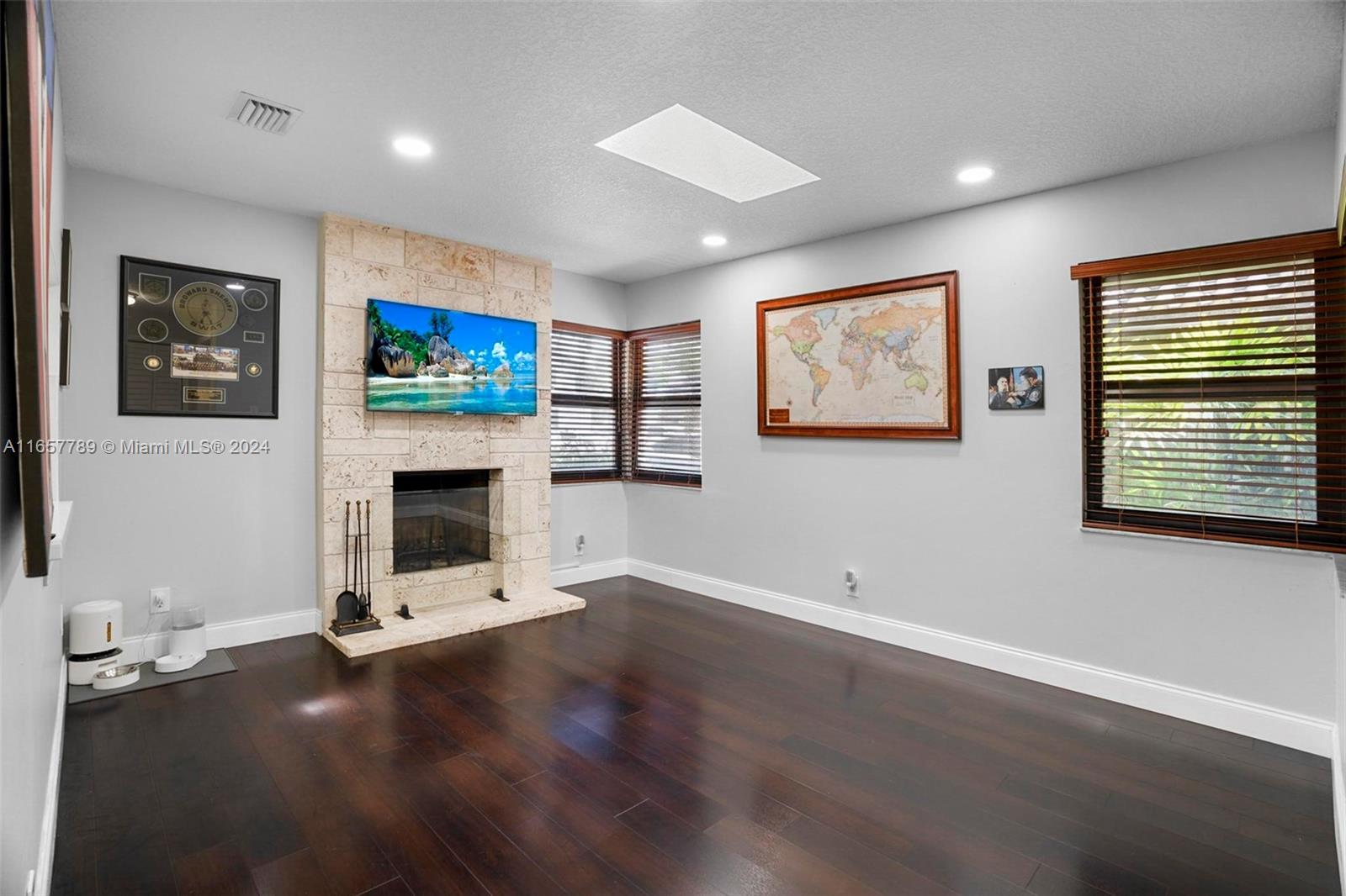 FIRESIDE TOWNHOMES CONDO - Residential