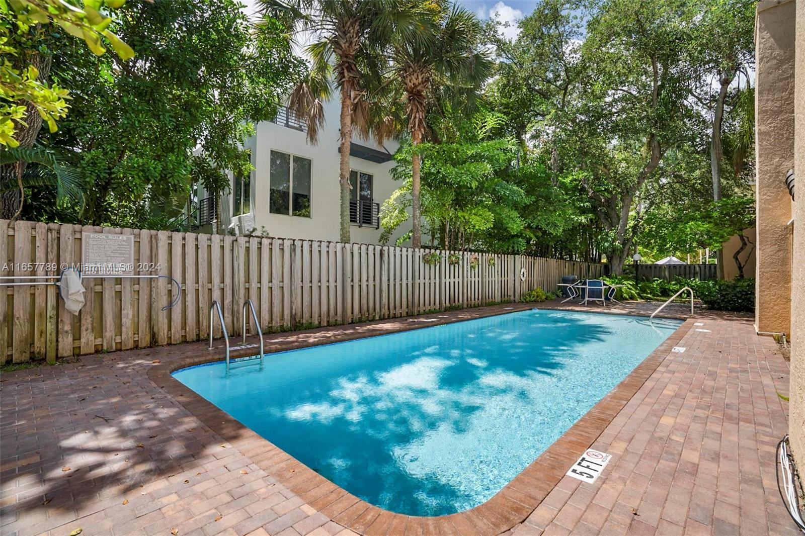 FIRESIDE TOWNHOMES CONDO - Residential