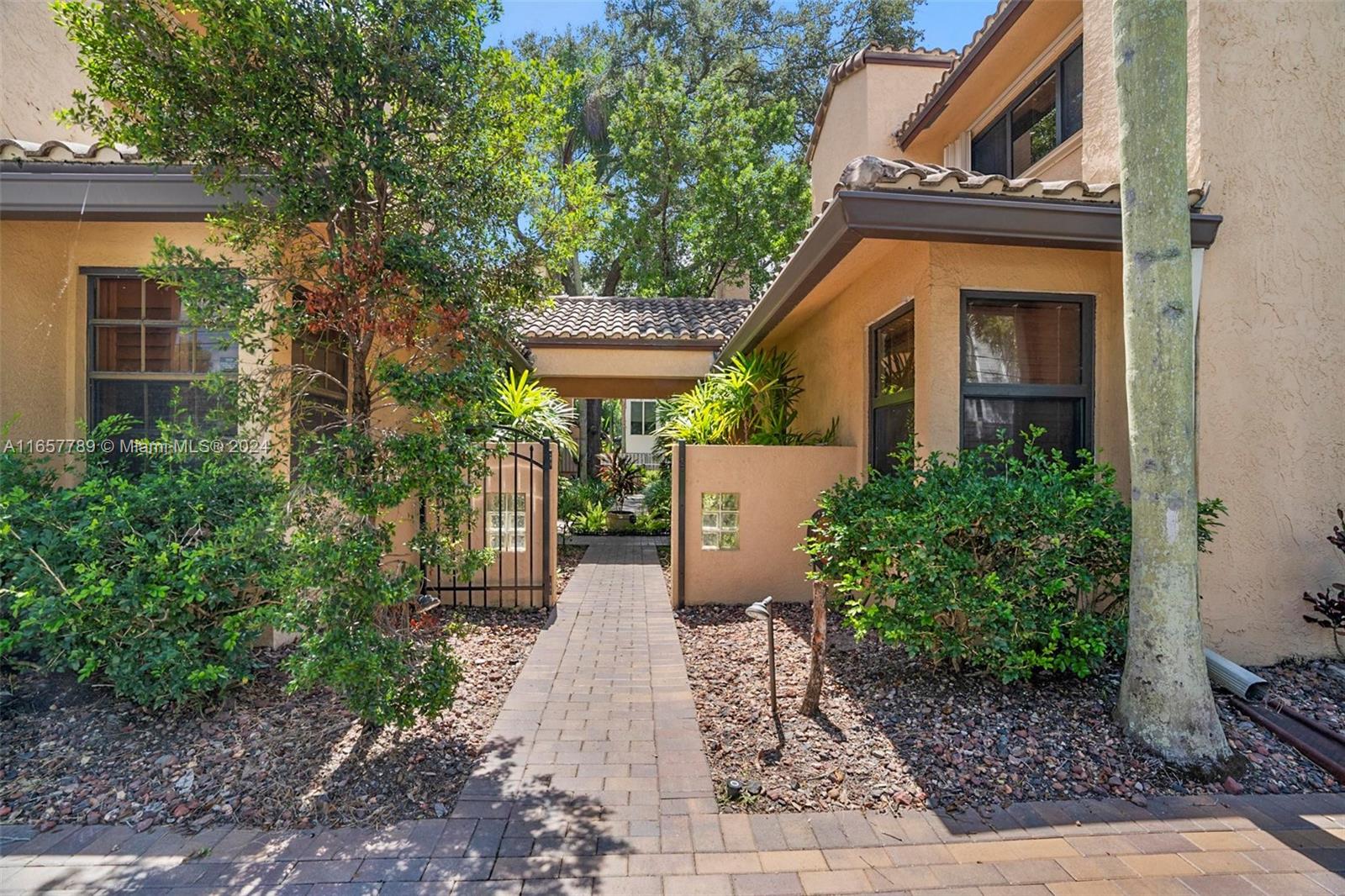 FIRESIDE TOWNHOMES CONDO - Residential