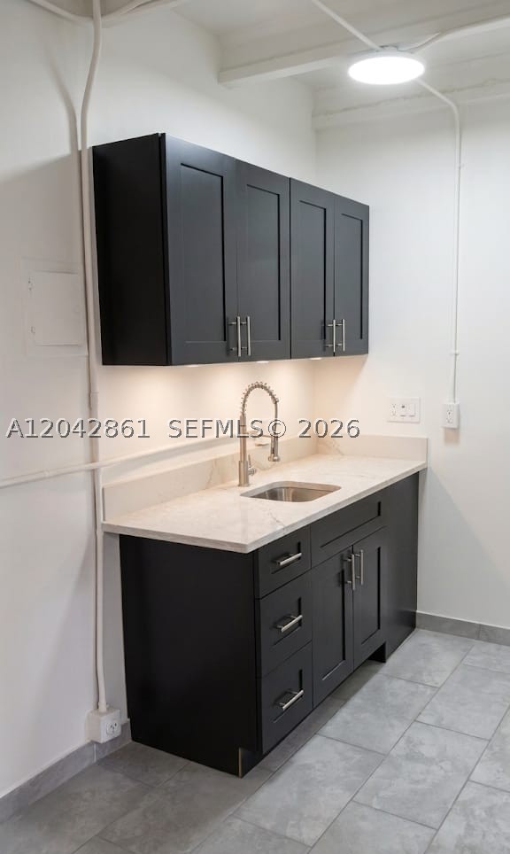1 bed/ 1 bath apartment for rent. It has a full-size kitchen with kitchen cabinets. The unit has renovated floors & paint. Updated bathroom with new vanity and shower. One-year lease. The unit is unfurnished.