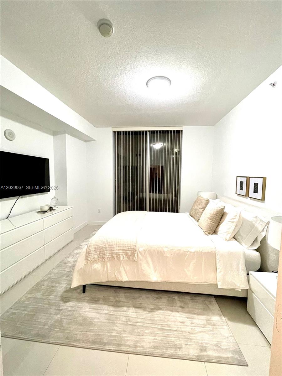THE AXIS ON BRICKELL COND - Residential Lease