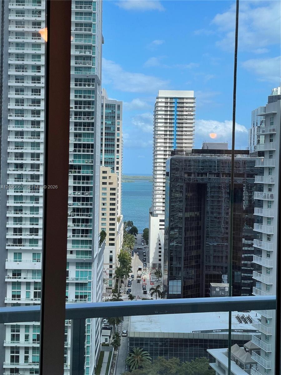 THE AXIS ON BRICKELL COND - Residential Lease