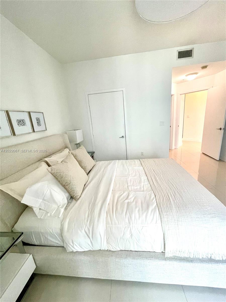 THE AXIS ON BRICKELL COND - Residential Lease