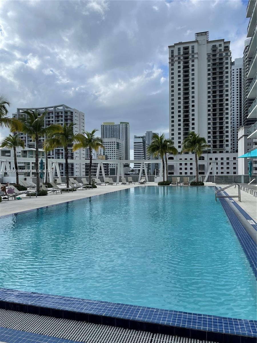 THE AXIS ON BRICKELL COND - Residential Lease