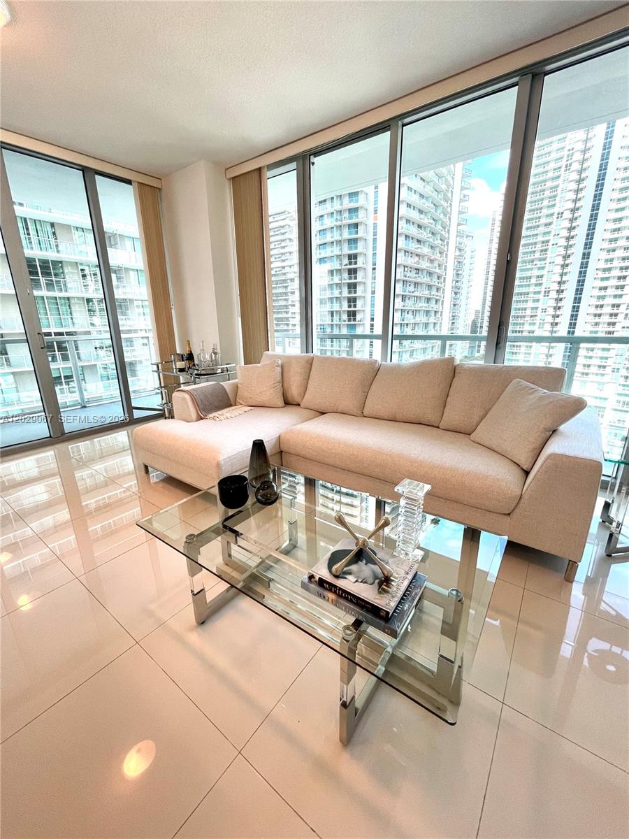 THE AXIS ON BRICKELL COND - Residential Lease