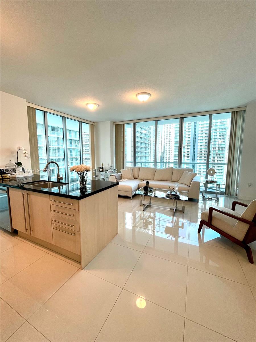 THE AXIS ON BRICKELL COND - Residential Lease
