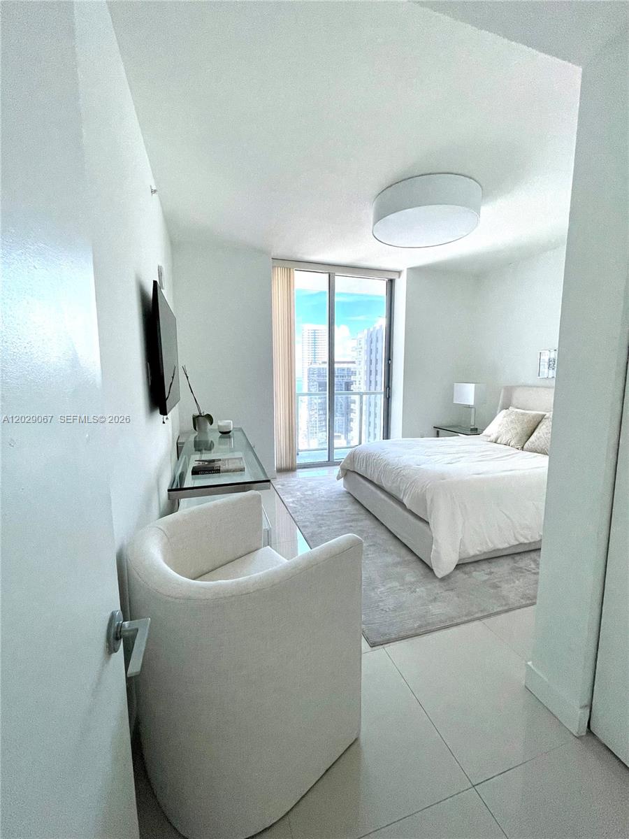 THE AXIS ON BRICKELL COND - Residential Lease
