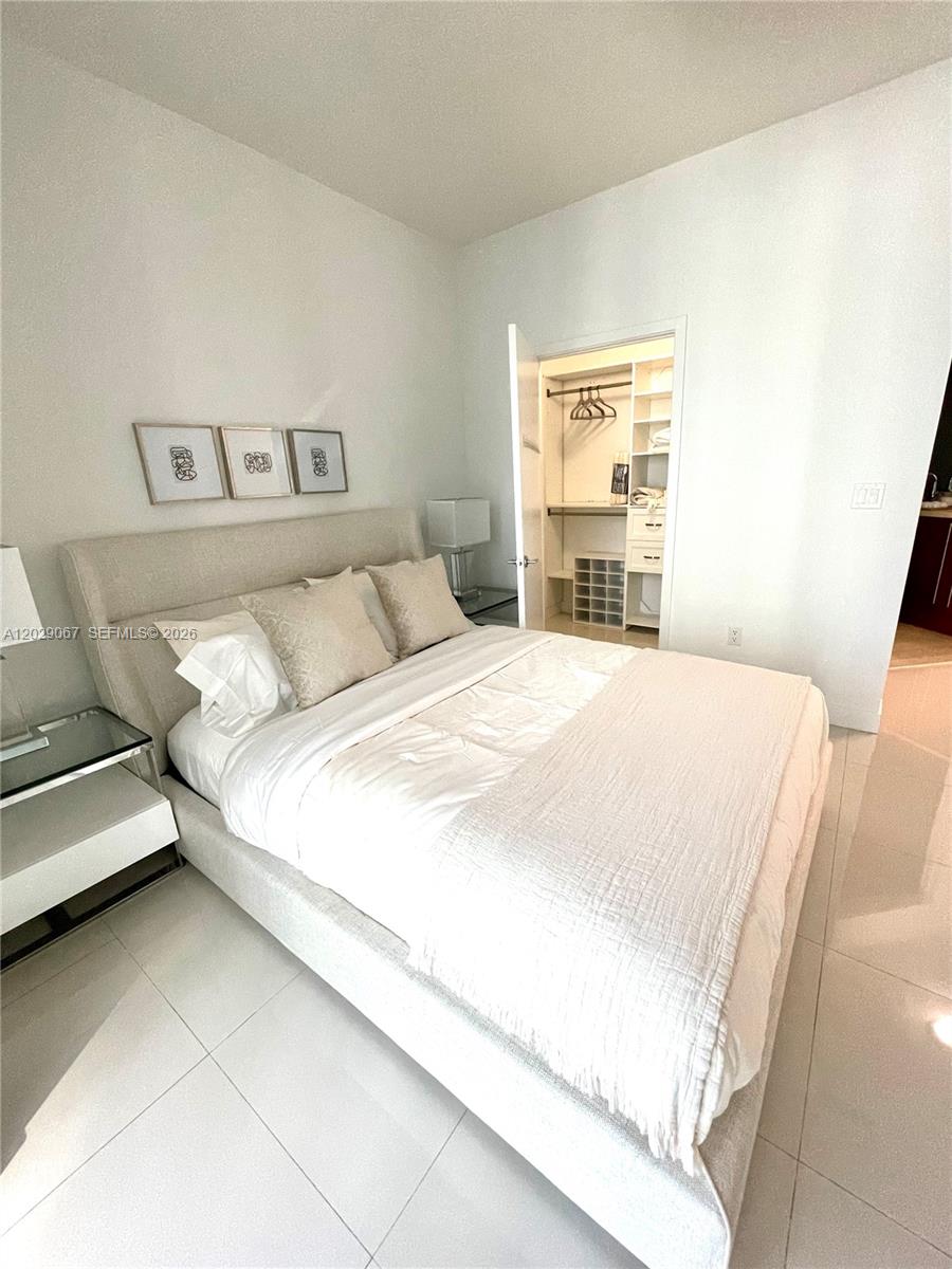 THE AXIS ON BRICKELL COND - Residential Lease