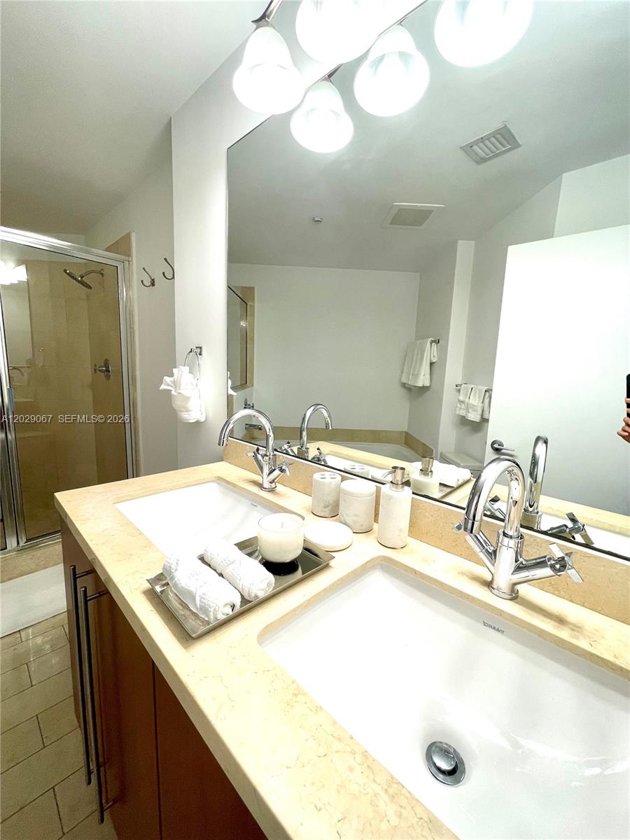 THE AXIS ON BRICKELL COND - Residential Lease