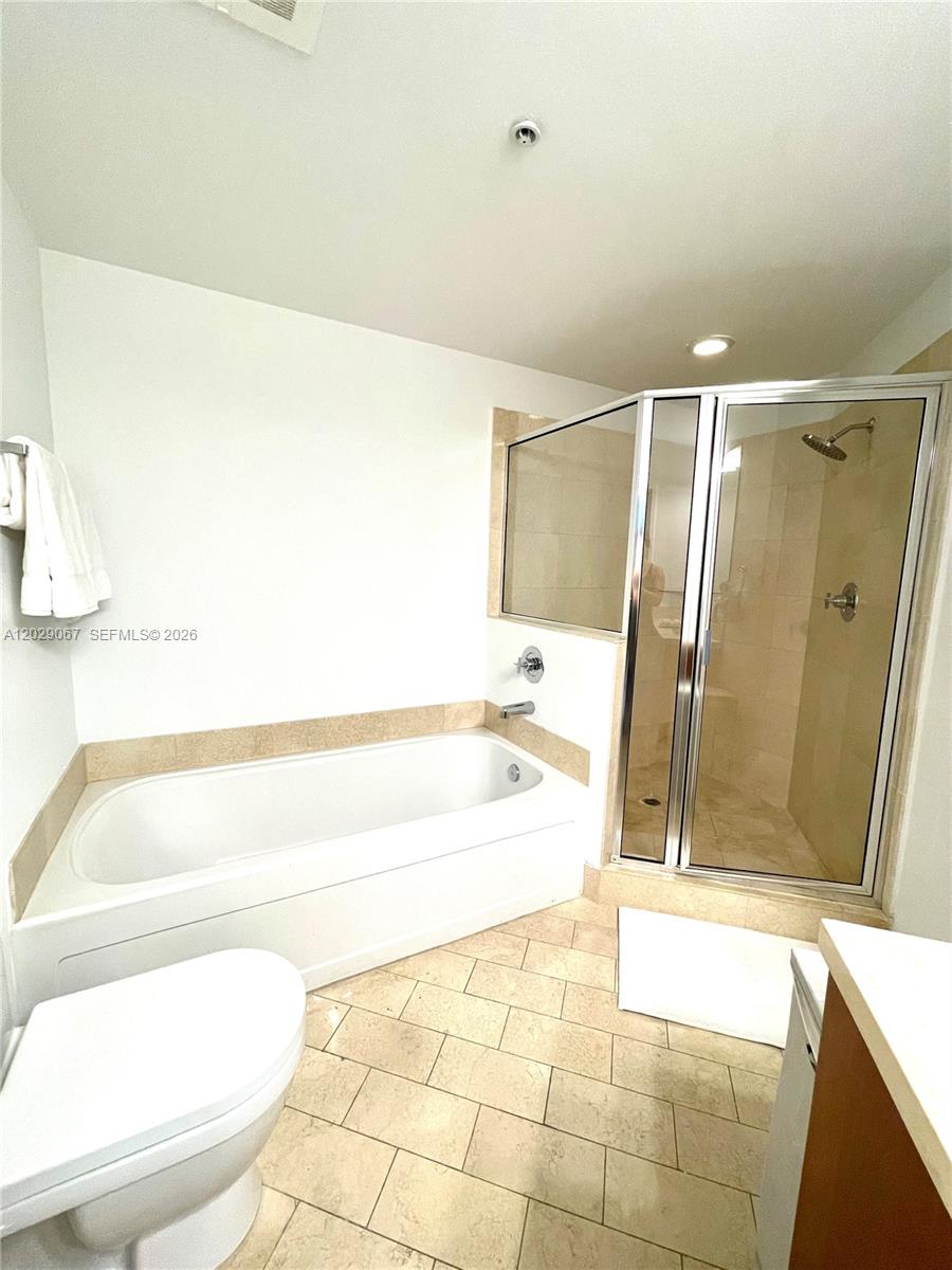 THE AXIS ON BRICKELL COND - Residential Lease