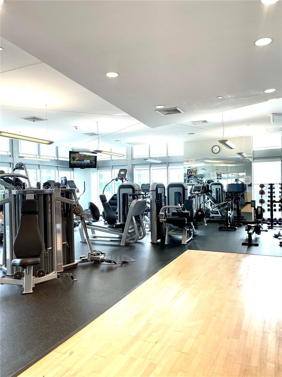 THE AXIS ON BRICKELL COND - Residential Lease